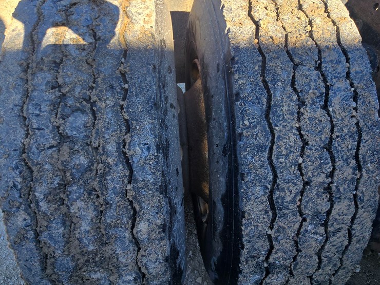 2002-freightliner-columbia-120-image-83