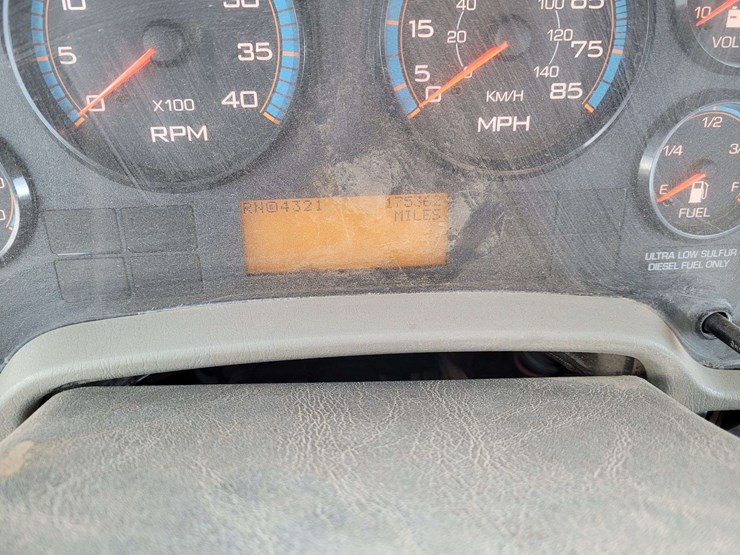 2011-international-workstar-7500-image-28