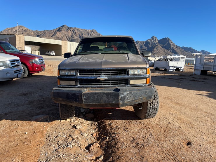 1997-chevrolet-k2500-image-2