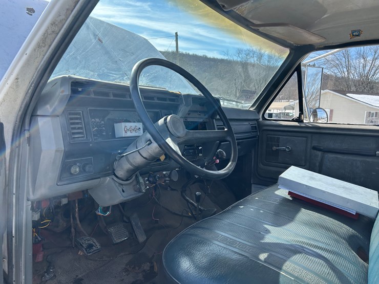1984-ford-f700-image-90
