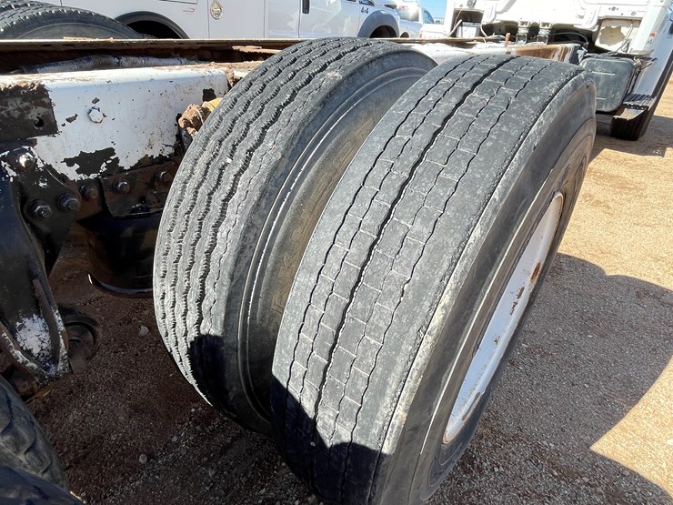 1996-freightliner-fl80-image-115