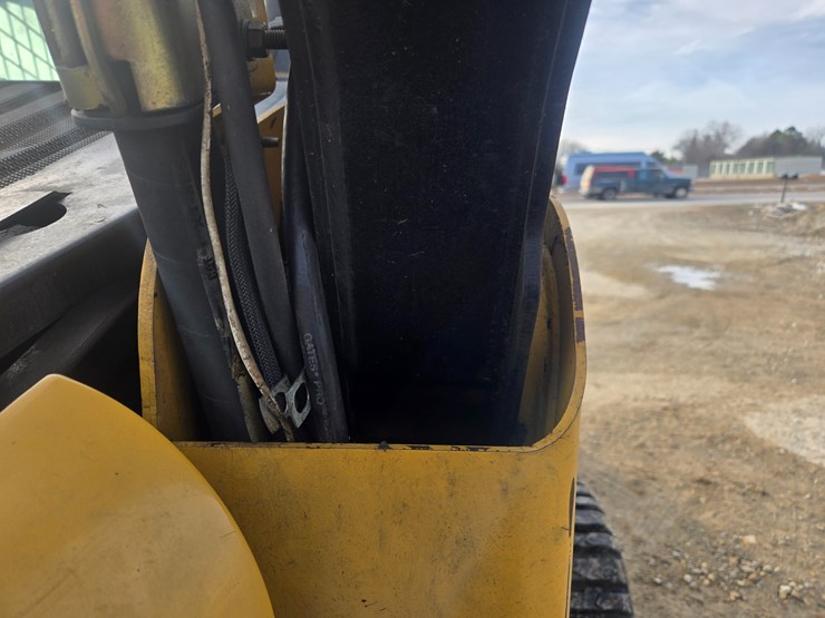 caterpillar-287c-image-82