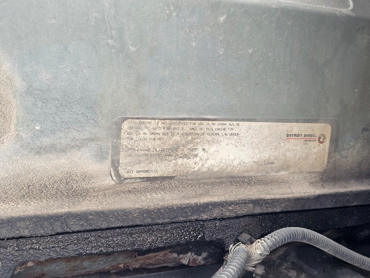 2007-freightliner-columbia-120-image-32