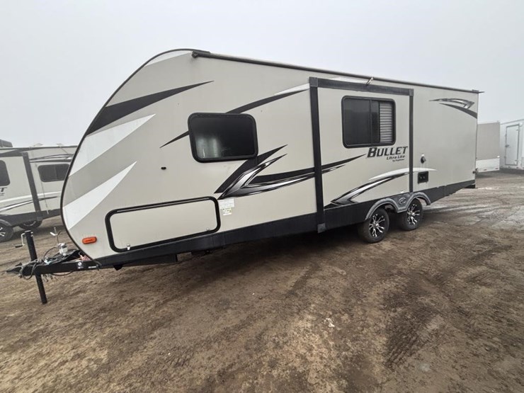 2020-bullet-bl243bhsw20-travel-trailer-image-5