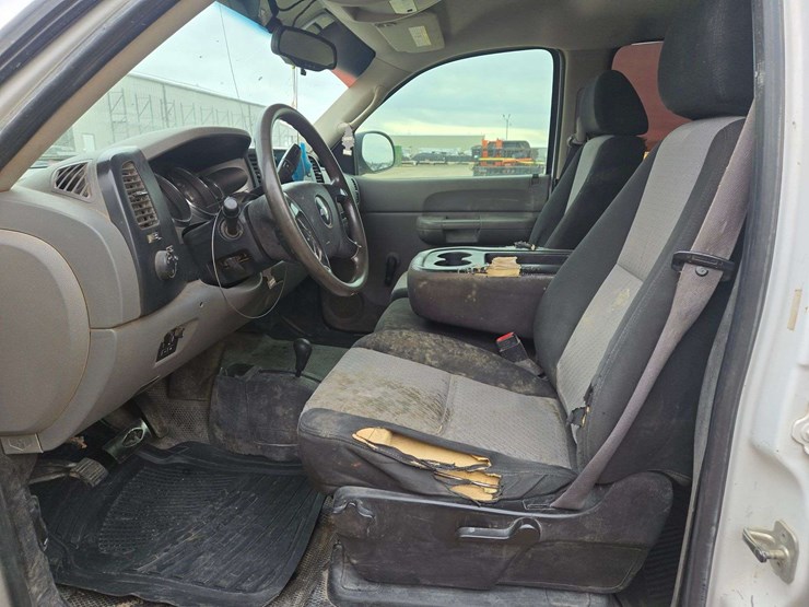 2009-chevrolet-silverado-2500-image-13