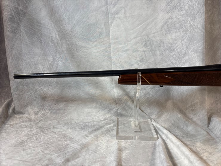 #2763-•-weatherby-mark-v-300-win-mag-bolt-action-rifle,-sn:-h184200-image-4