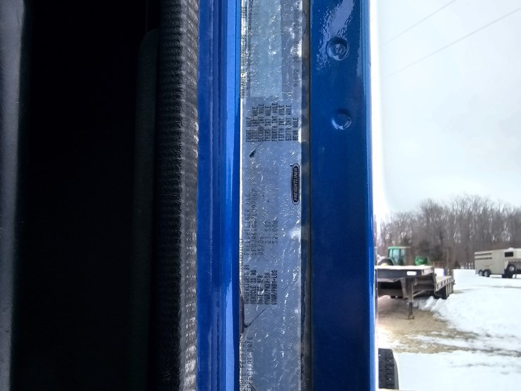 2007-freightliner-columbia-120-image-52