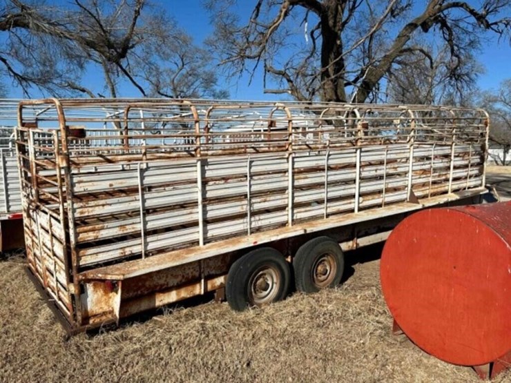 gooseneck-livestock-trailer-image-3