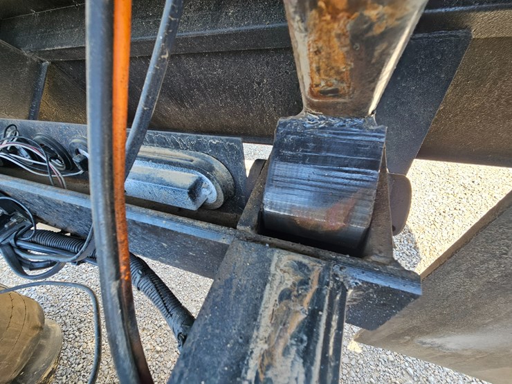 2012-peterbilt-382-image-48