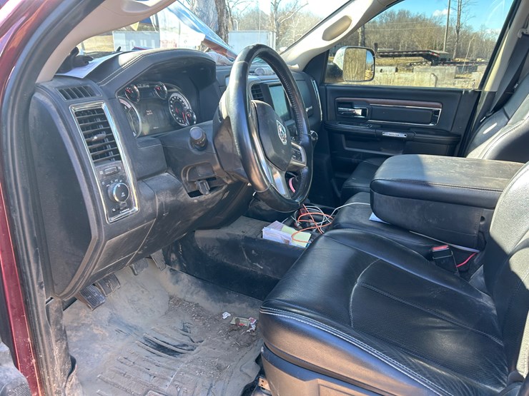 2018-dodge-3500-image-54