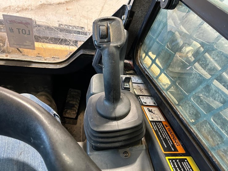 2020-deere-325g-image-24