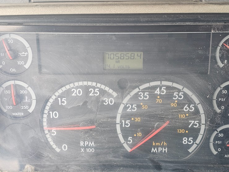 2007-freightliner-columbia-120-image-63