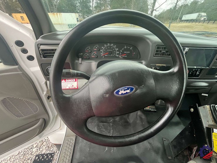 2004-ford-f650-image-77