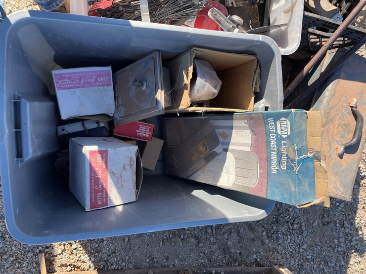 #3304-•-miscellaneous-big-truck-parts-image-4