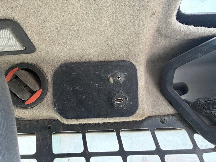 2022-bobcat-t66-image-24