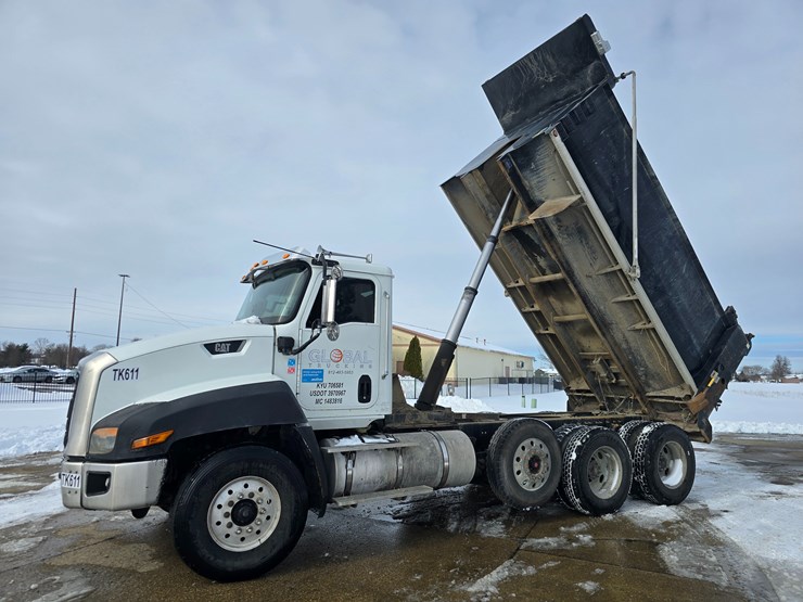 2012-caterpillar-660-image-31