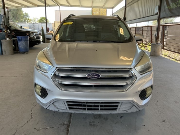 2018-ford-escape-se-image-3