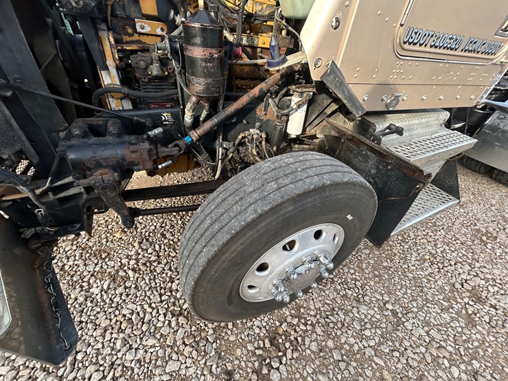 2001-kenworth-t800-image-81