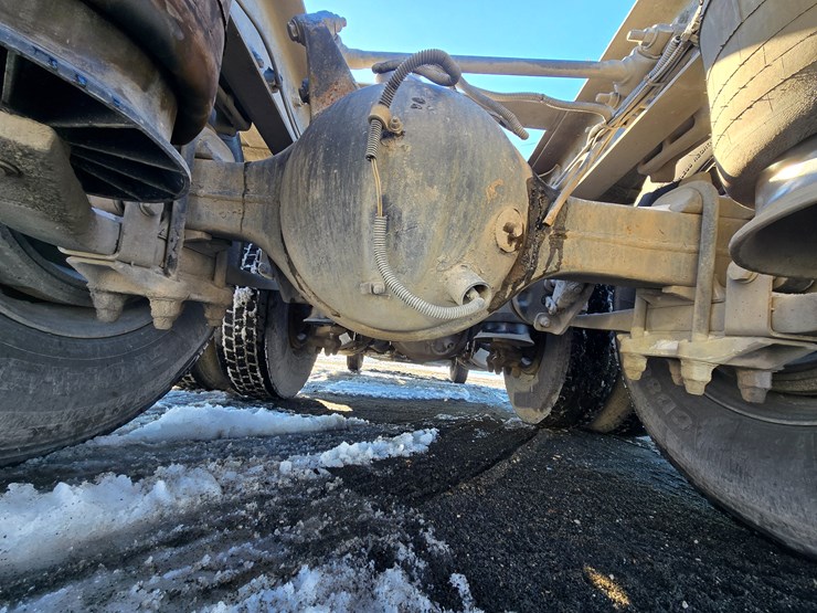 2012-freightliner-coronado-132-image-89