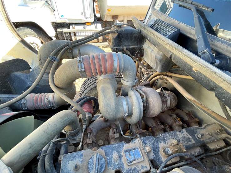 1996-freightliner-fl80-image-21