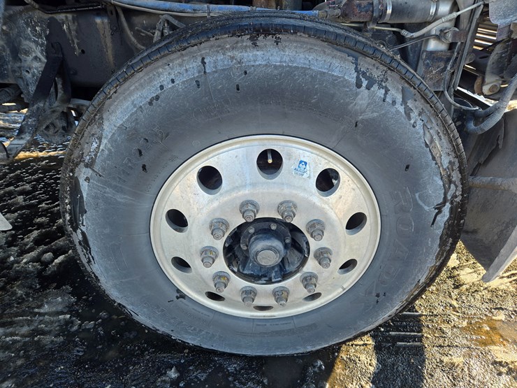 2012-freightliner-coronado-132-image-104