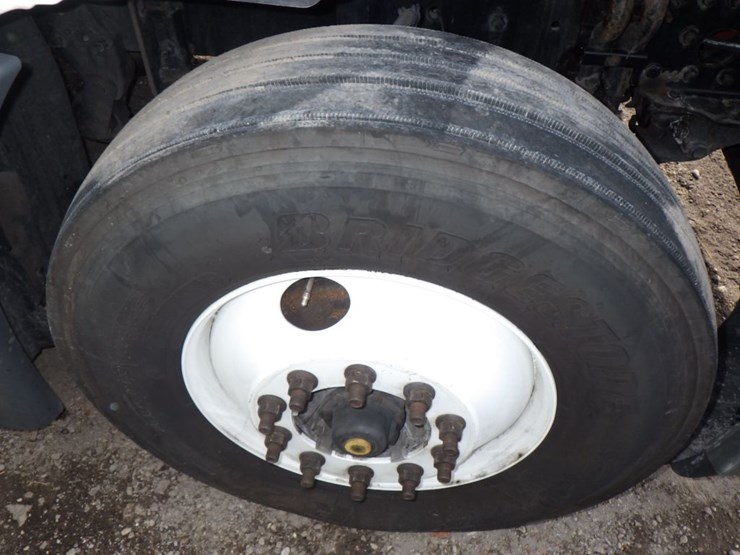 2016-freightliner-cascadia-125-image-24