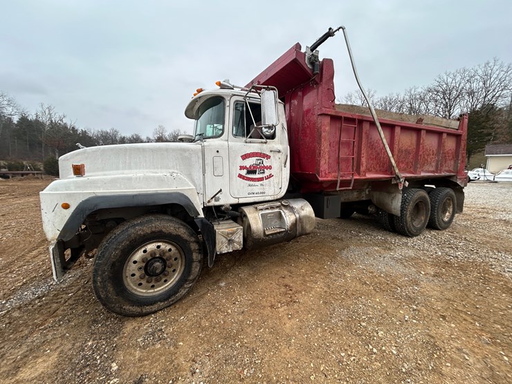 2001-mack-rd688s-image-3