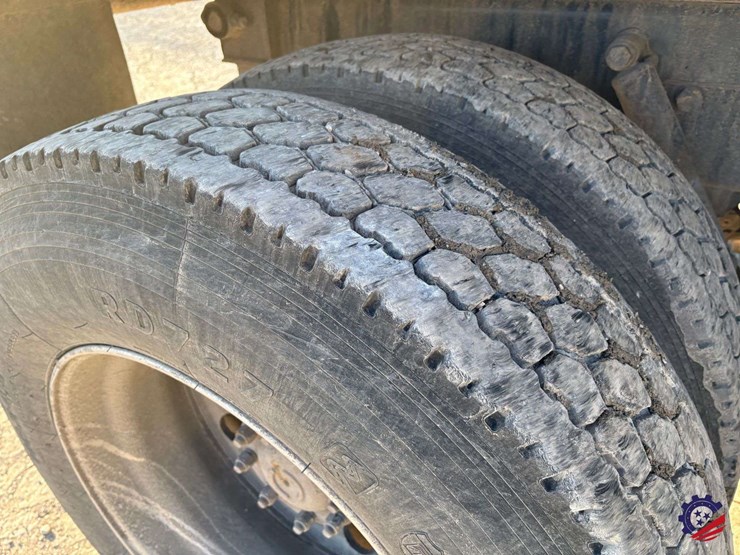 2020-kenworth-t880-image-27