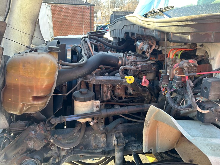 2013-international-durastar-4300-image-30