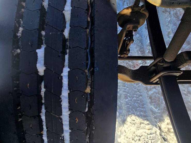 1996-peterbilt-385-image-52