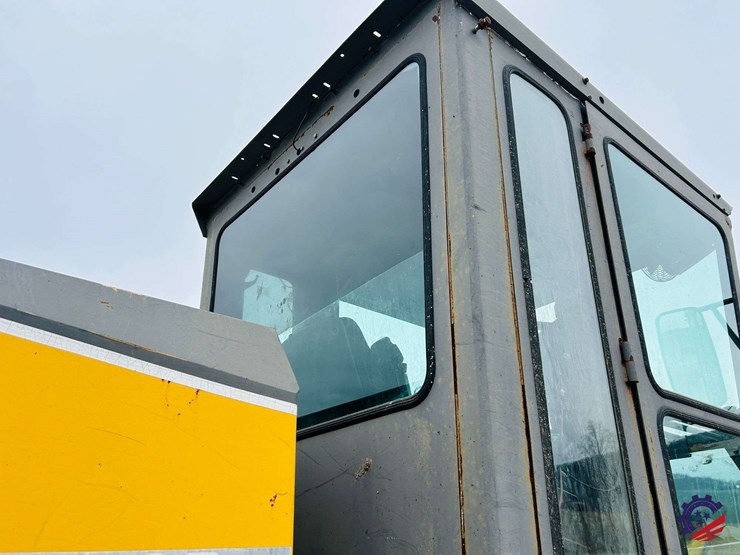 2003-volvo-g710b-image-103