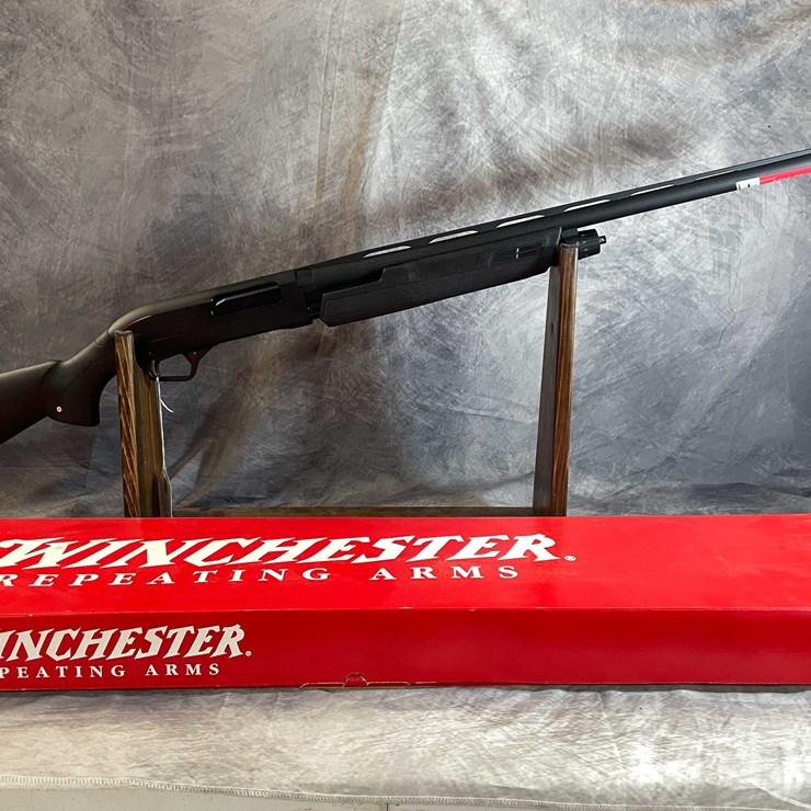 #2409 • Winchester SXP 12 Ga. Pump Action Shotgun, SN: TR6022-051949SP