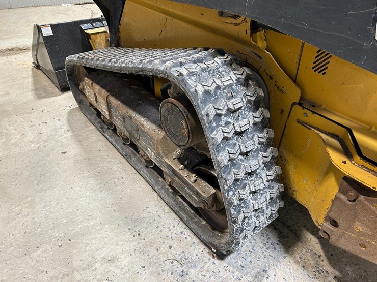 2020-deere-325g-image-16