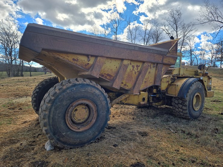 caterpillar-d25c-image-22