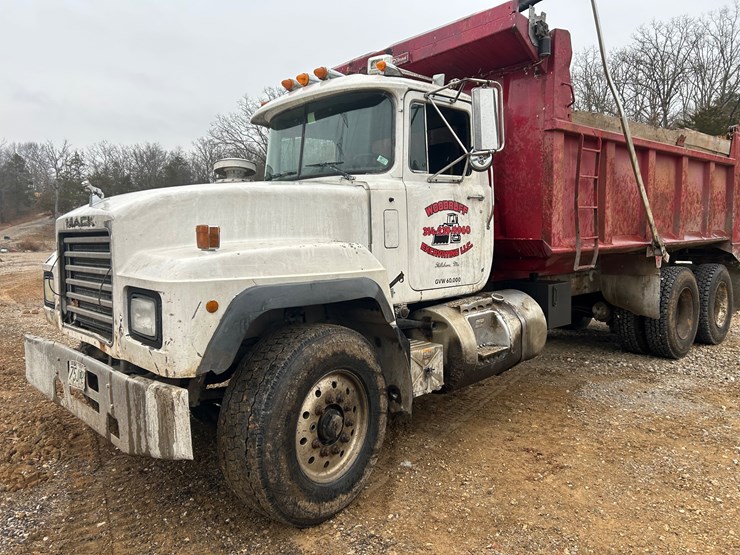 2001-mack-rd688s-image-2