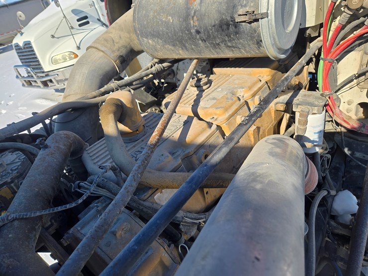 1995-freightliner-fld120-image-45