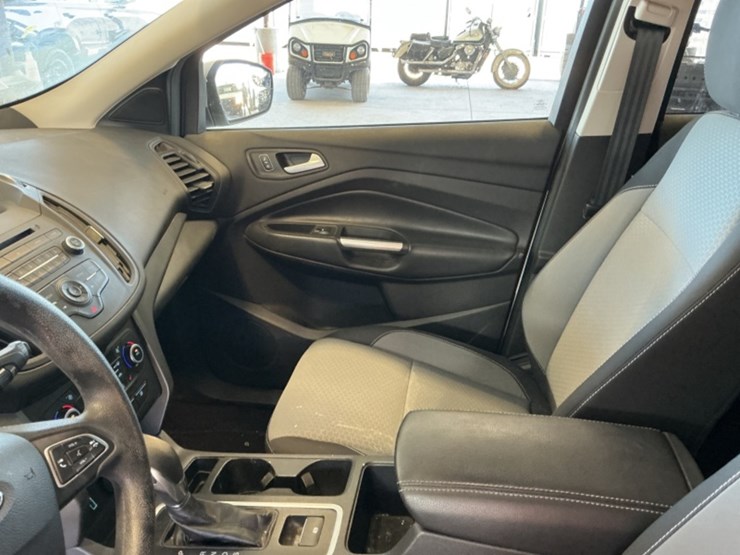 2018-ford-escape-se-image-19