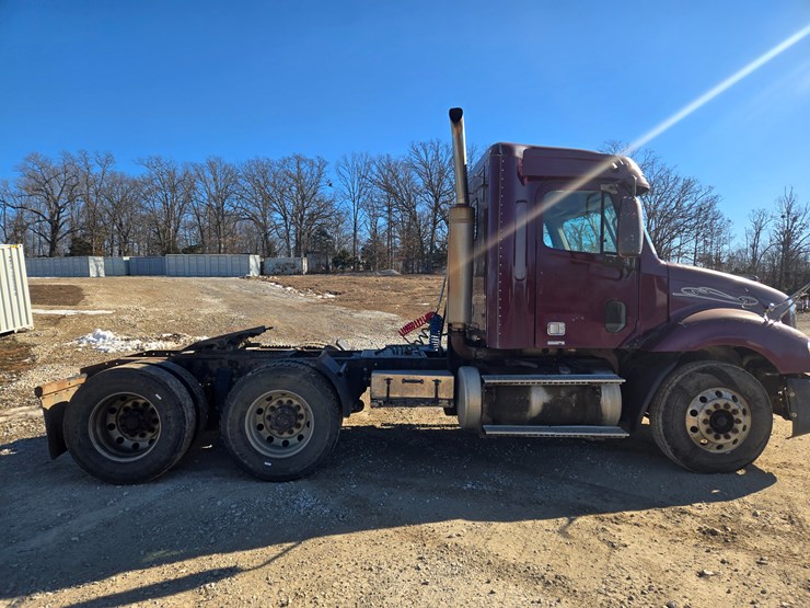 2002-freightliner-columbia-120-image-20