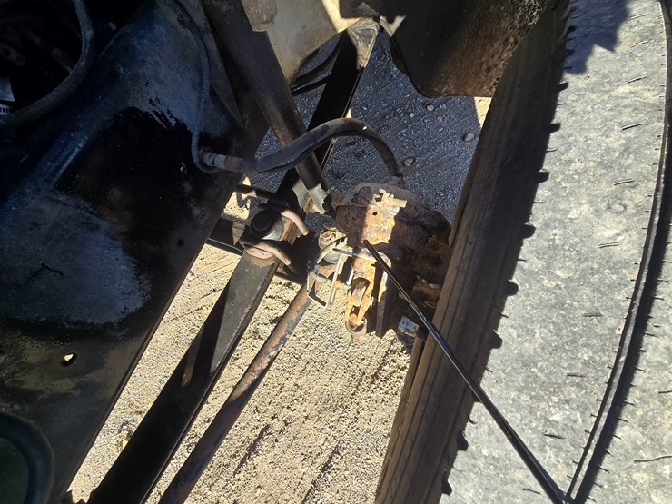 1996-freightliner-fl70-image-30