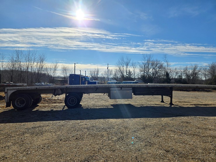 2000-reitnouer-flatbed-image-23