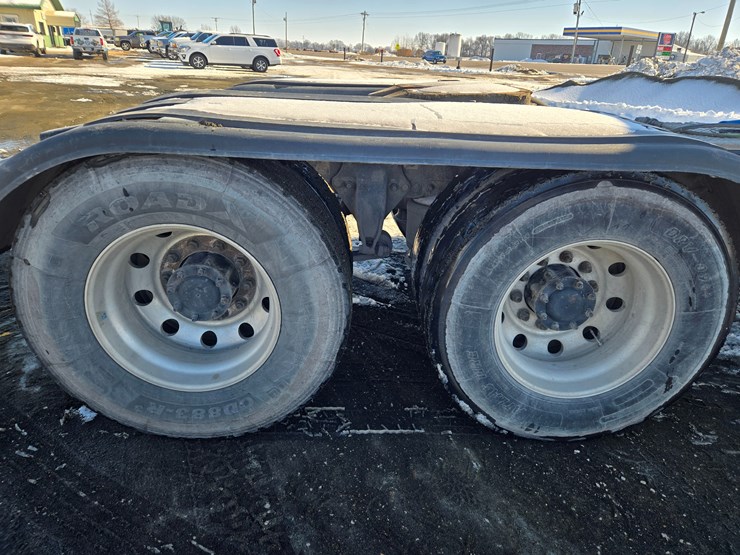 2012-freightliner-coronado-132-image-90