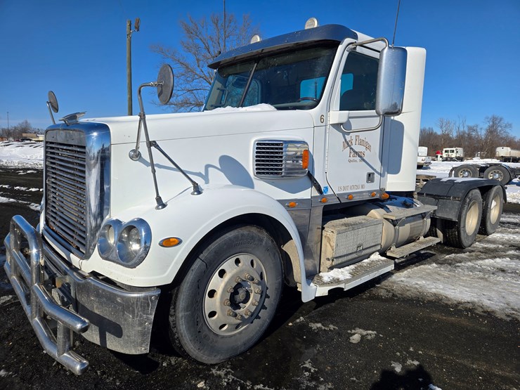 2012-freightliner-coronado-132-image-3