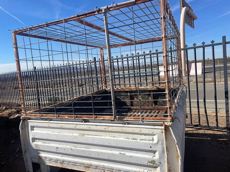 #3299-•-lot-3299-image-18