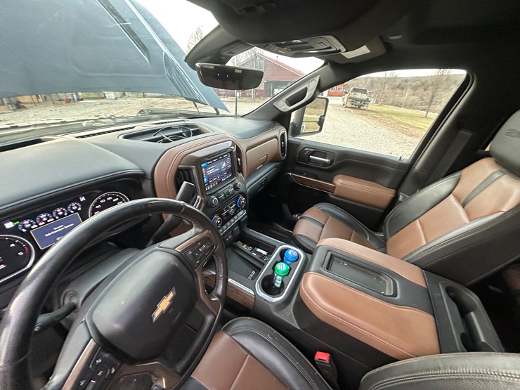 2021-chevrolet-silverado-3500-image-39