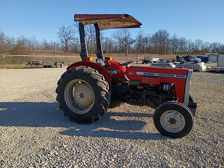 1983-massey-ferguson-240-image-12