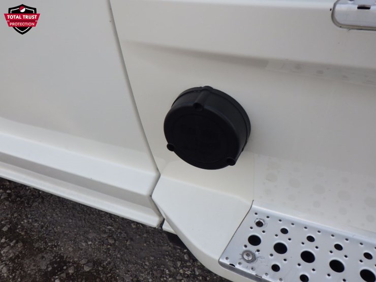 2020-freightliner-cascadia-126-image-4