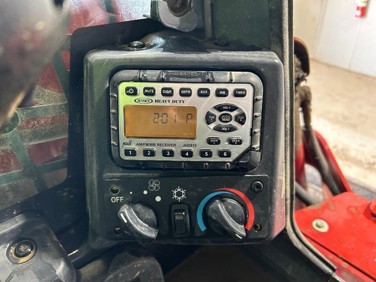 2022-takeuchi-tl8r2-image-22