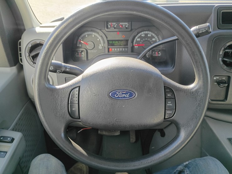 2009-ford-e450-image-49