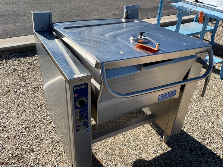 #3134-•-tilt-kettle-image-7