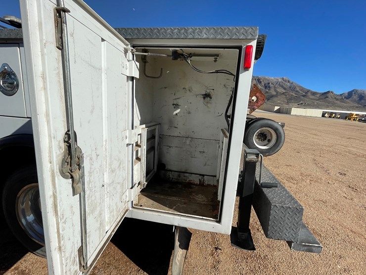 2013-ford-f450-image-33